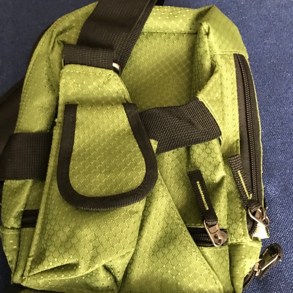 Heys TravelMate Crossbody Olive Green Eco Day Bag Purse Wallet NWOT - Picture 9 of 16